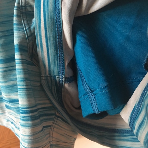 Nike XS Dri-Fit shorts w/pockets and inner pant - Picture 4 of 8